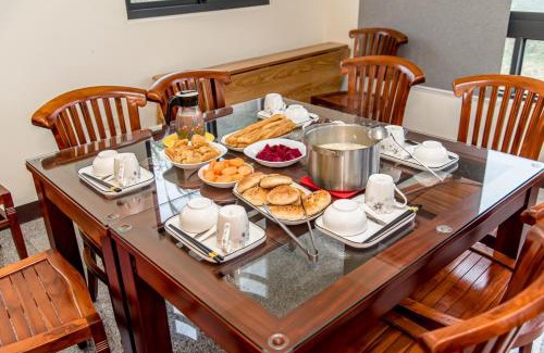 Jinsha House | Oceanfront Retreat: Otter Footprints B&B with Amazing Views
