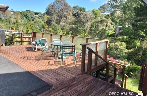 Fairview Heights House | Cozy Room in a Villa with Kitchen & Breakfast Included