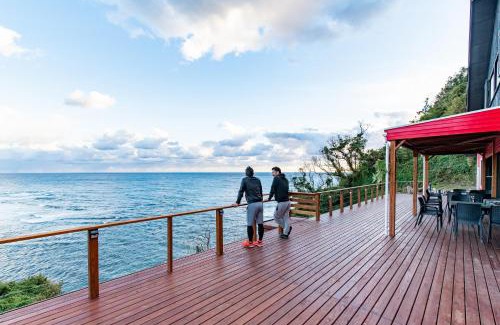 Katsuura House | Discover the Seaside Oasis at 勝浦最南端の岬パワースポット天