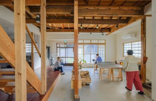 Shichikashuku House | Explore 半芸ハウス: Pet-Friendly Retreat with Hot Tub