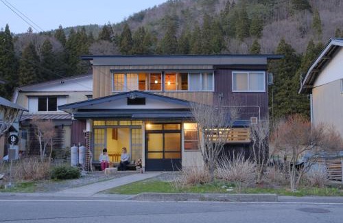 Shichikashuku House | Explore 半芸ハウス: Pet-Friendly Retreat with Hot Tub