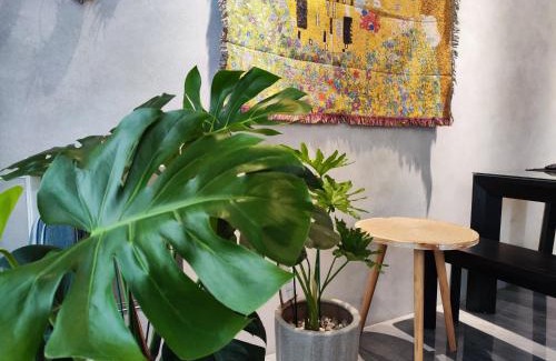 Dongshan House | Discover 南平山民宿: Family-Friendly with Breakfast Included