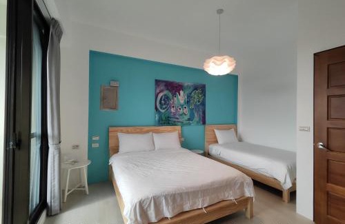Dongshan House | Discover 南平山民宿: Family-Friendly with Breakfast Included