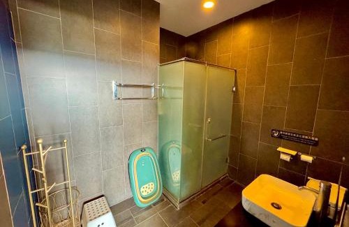 South Beach Bed & Breakfast | Sky Villa: Oceanfront Retreat with Pool & Hot Tub