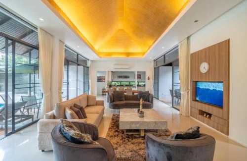 Si Sunthon Villa | 卡图精品五卧高尔夫场别墅