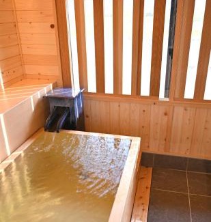Asakura Hotel | Experience Comfort at 原鶴の舞 with Hot Tub & Restaurant