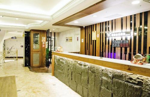 Banqiao Hotel | Golden Age Hotel: Family-Friendly 4-Star Retreat with Hot Tub