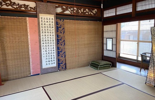 Fuchu Cho House | Guest House Omi: Family-Friendly Retreat with Hot Tub
