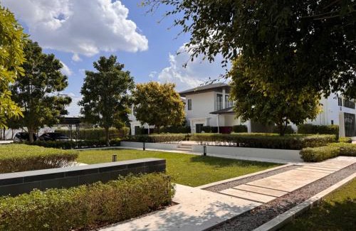 Huai Yai Villa | Family Villa with Private Pool & Breakfast - 5 Star Stay