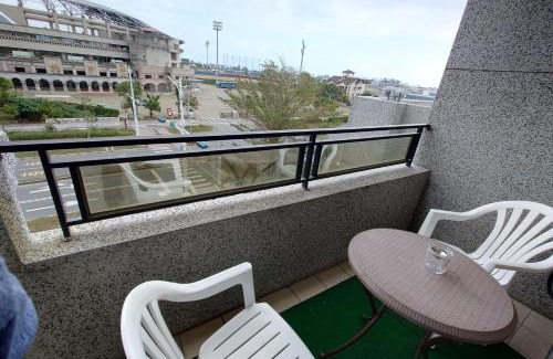 Taitung House | Discover Toscana Mary: Pet-Friendly Retreat with Dining