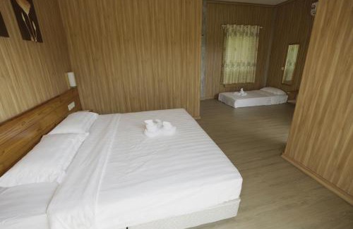 Semporna Hotel | Seaside Escape at 听海·度假庄园 - Family & Pet Friendly