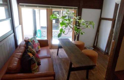 Kabeshima House | Experience Unique Charm at 呼子の港路地の古民家一棟貸切宿梵soyogi