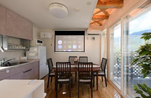 Gora House | Tranquil 和光荘 Harmonious Light South: Child-Friendly Retreat