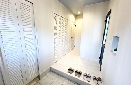 Hamasaki Apartment | Exceptional 唐津 海辺の家: Family-Friendly Beach Escape
