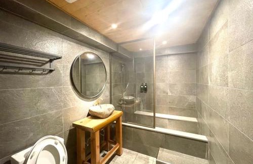 East District House | Book Your Stay at 唯識禪居 - Guest Rated 9/10 with Breakfast