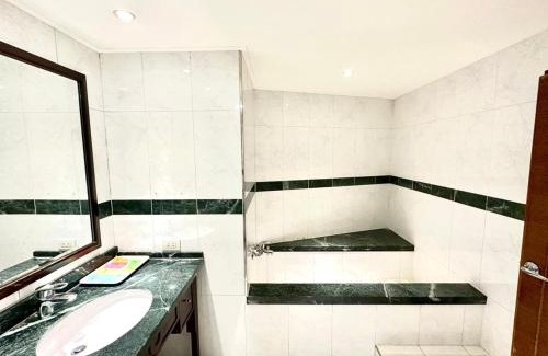 Sanchong Hotel | Family-Friendly Seeker Hotel in Sanchong - Rated 8/10
