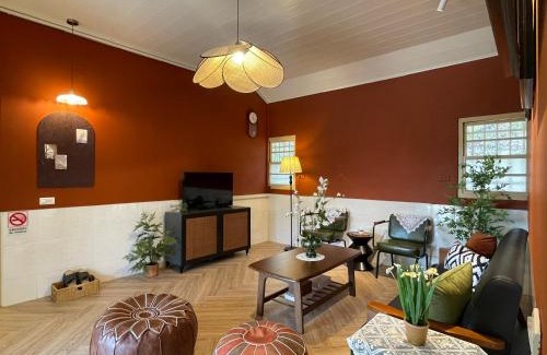 Zhuqi Bed & Breakfast | Family-Friendly Retreat with Pet Amenities and BBQ Area