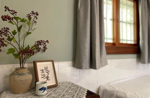 Zhuqi Bed & Breakfast | Family-Friendly Retreat with Pet Amenities and BBQ Area