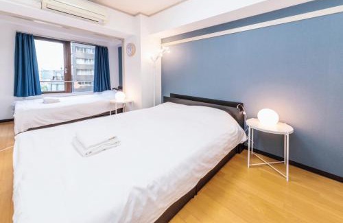 Yotsuya Apartment | Discover 四谷松本館ビル: Family-Friendly with Kitchen Access