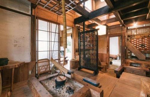 Itoshima House | Discover 里や: Family-Friendly Retreat with Hot Tub & Breakfast