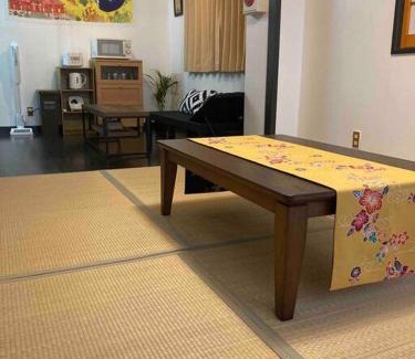 Makishi House | Comfortable Stay at 国際通りの宿 てぃーら - Family Friendly