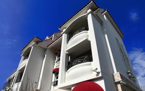 Hualien City Centre House | Explore Leveeside House: Pet-Friendly Getaway with Breakfast