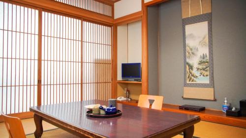 Karatsu Hotel | Discover Tranquility at 旅館 大政 Retreat