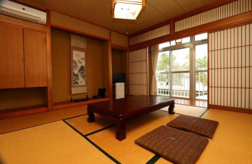 Karatsu Hotel | Discover Tranquility at 旅館 大政 Retreat