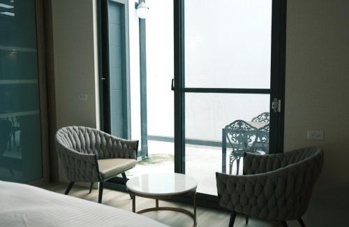 Puli Cabin | Relaxing Stay at 埔里柴居民宿: Pet & Child Friendly Retreat