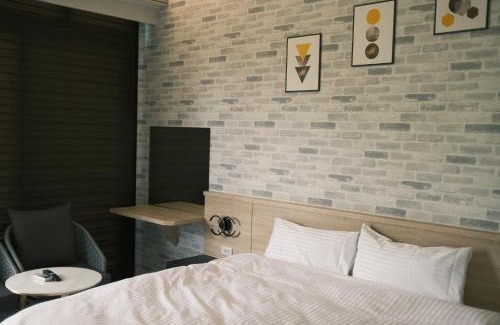 Puli Cabin | Relaxing Stay at 埔里柴居民宿: Pet & Child Friendly Retreat