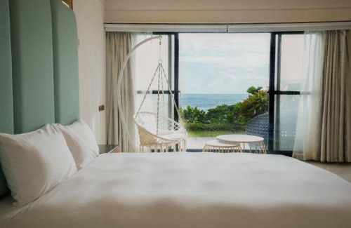Sail Rock Beach Hotel | Seaside Villa in Kenting: Family-Friendly Retreat