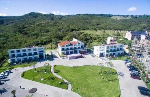 Sail Rock Beach Hotel | Escape to 墾丁椰林: Oceanfront Retreat with Great Amenities