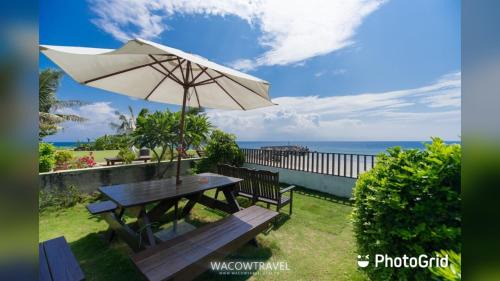 Xiaoliuqiu House | Relax at 夏之嶼海景包棟民宿 with Oceanfront Views