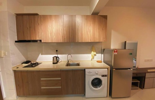 Johor Bahru Apartment | Inviting Hawaii Style Studio Unit - 4-Star Guest Rated Escape