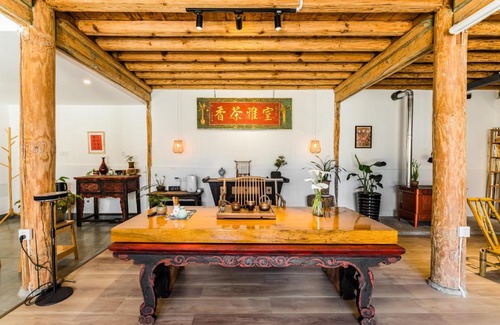 Dali Town House | Discover Dali Liyue Courtyard: Family-Friendly Retreat