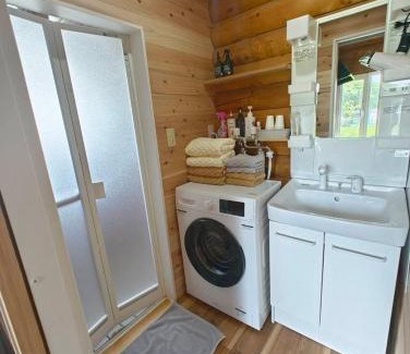 Shiraoi House | 天然温泉付快適なログハウス ヴィレッジR 屋根付bbq設備あり