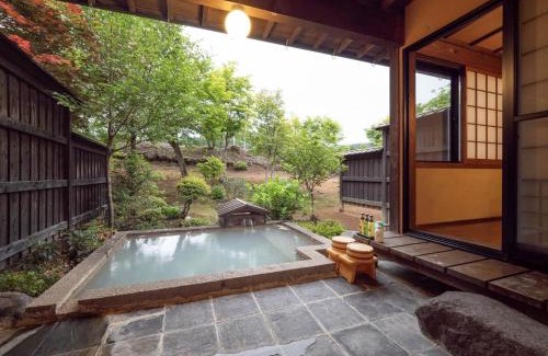 Oguni Hotel | Child-Friendly Retreat at 天空の湯屋 山荘 華柚