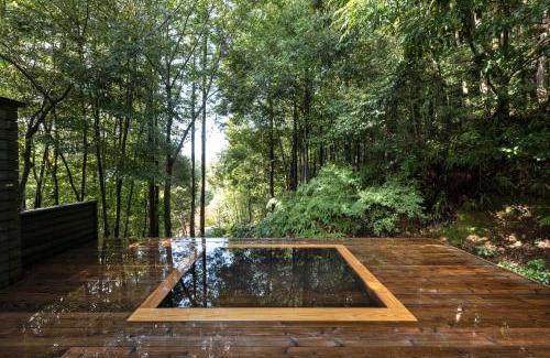 Takeo Hotel | Exceptional 奥武雄温泉 風の森 with Inviting Hot Tub