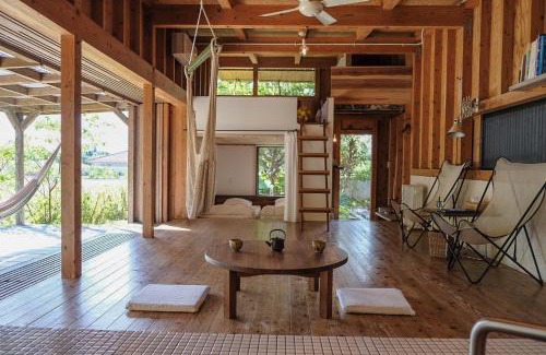 Tamagusuku-son House | Enchanting Stay at 姉と弟の家 with Hot Tub & Breakfast