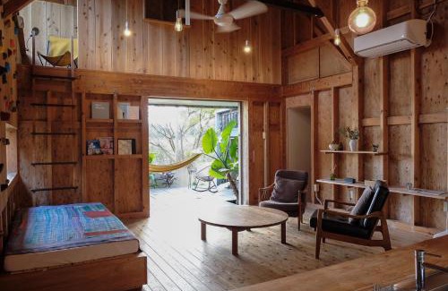 Tamagusuku-son House | Enchanting Stay at 姉と弟の家 with Hot Tub & Breakfast