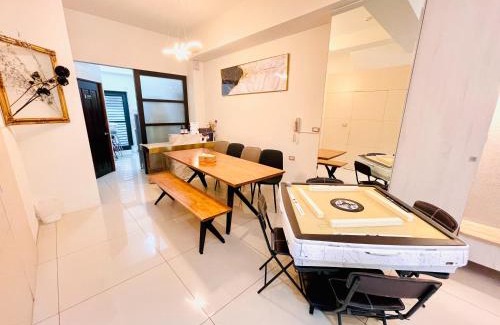 Anping House | Oceanfront Retreat at 安平六合居 上禾館 with Family-Friendly Amenities