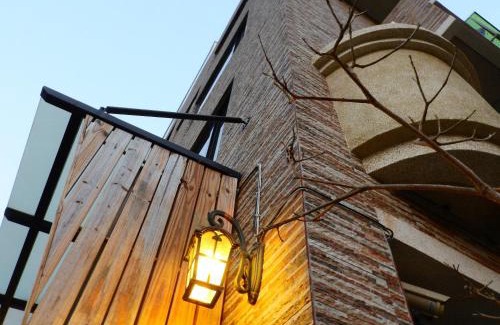 Anping Bed & Breakfast | Enchanting Anping Wedding House with Kitchen Amenities