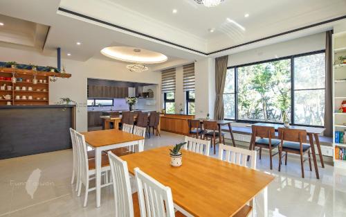 Wujie Bed & Breakfast | Pet-Friendly Retreat at 宜蘭莫內花園城堡, Rated 9/10
