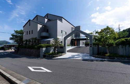Hatsukaichi Hotel | Experience Tranquility at Miyajima Hanare no Yado IBUKU