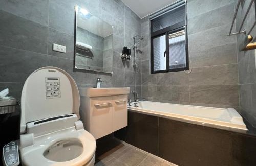 Dongshan House | Delightful 宸村民宿: Rated 9/10 with Hot Tub Access