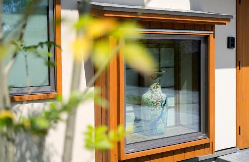 Arita Hotel | Tranquil Stay at 宿坊 心月 with Hot Tub & Restaurant