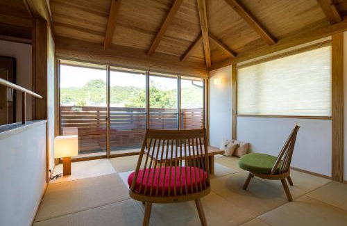 Arita Hotel | Tranquil Stay at 宿坊 心月 with Hot Tub & Restaurant