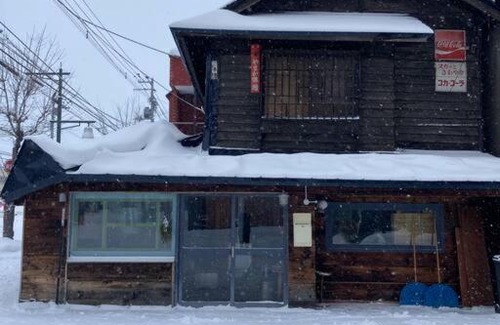 Asahikawa Apartment | Discover Asahikawa Editing Room: Family-Friendly Getaway