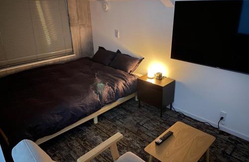 Fukuoka House | Experience Relaxation at 宿andFanハマハマ with Spa Amenities