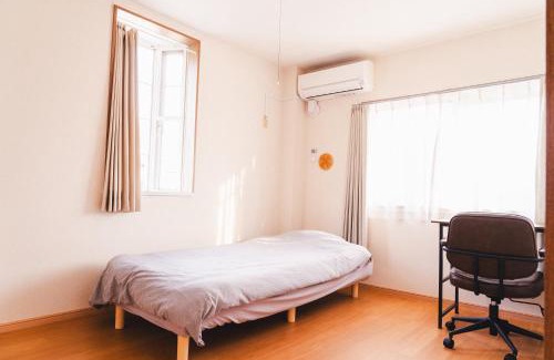 Maeda-nishi Machi Apartment | Comfortable Stay at 寄道アパート with Eco-Friendly Amenities